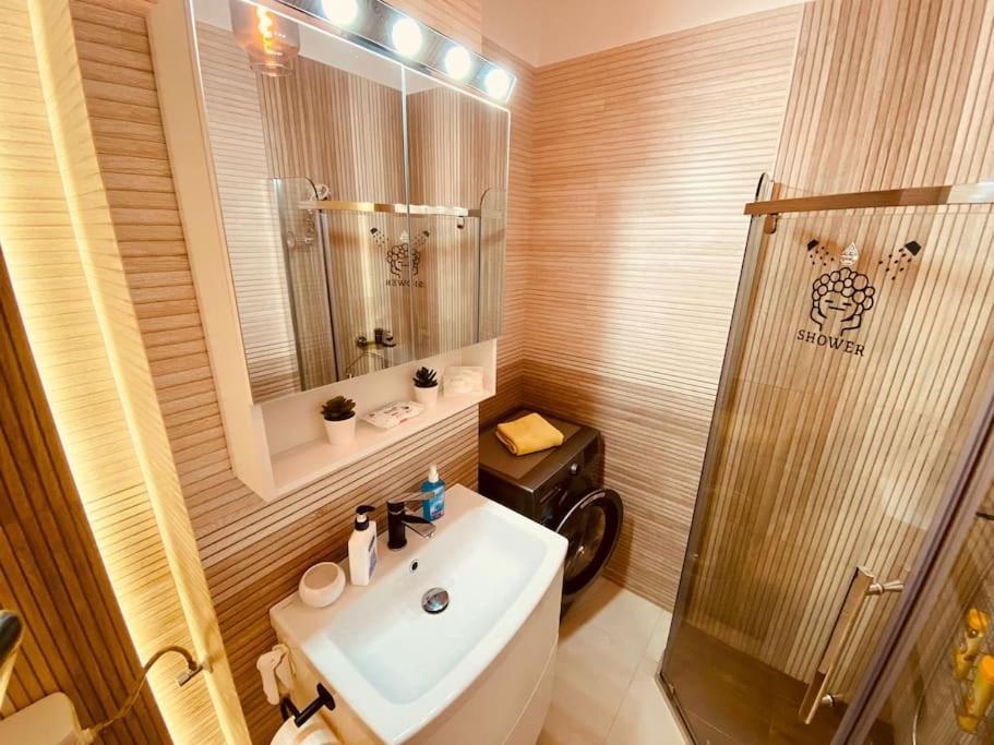 Blue Plaza Studio Apartment Bucureşti Ngoại thất bức ảnh